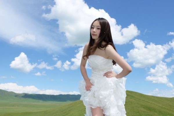 Qi Cancan is a little unhappy. Tang Jixiu always likes to question her inexplicably. She really wants to ask you who you want to care about, but she dare not.